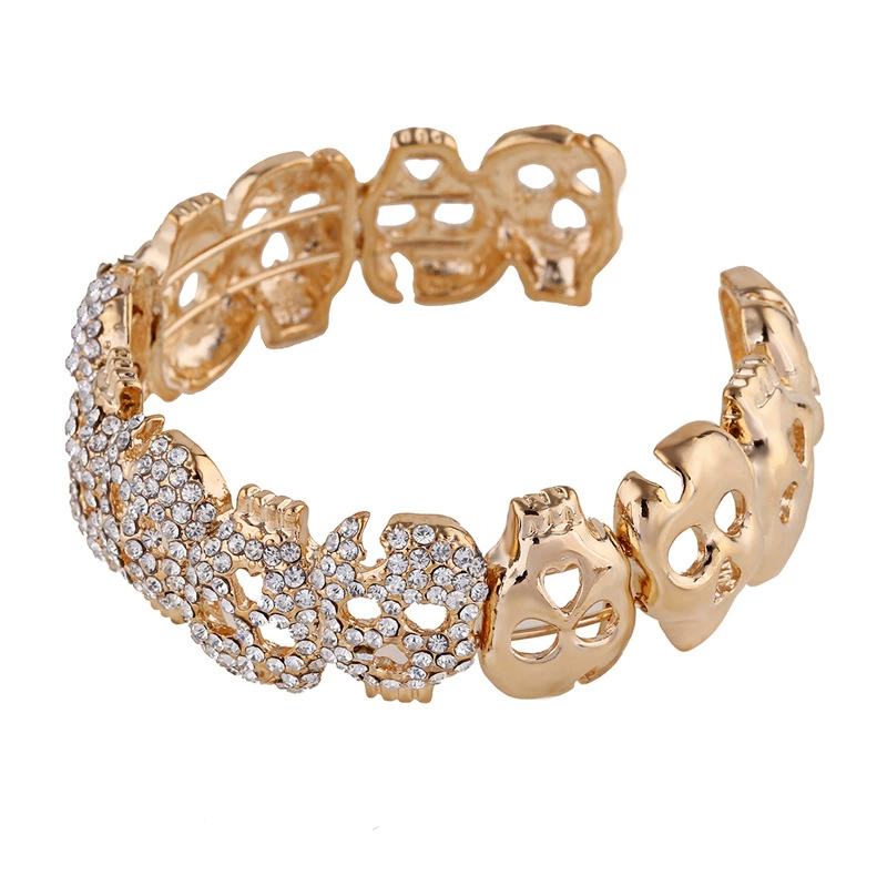 Капиacious? (capacious) мед bracelet? Лучше: