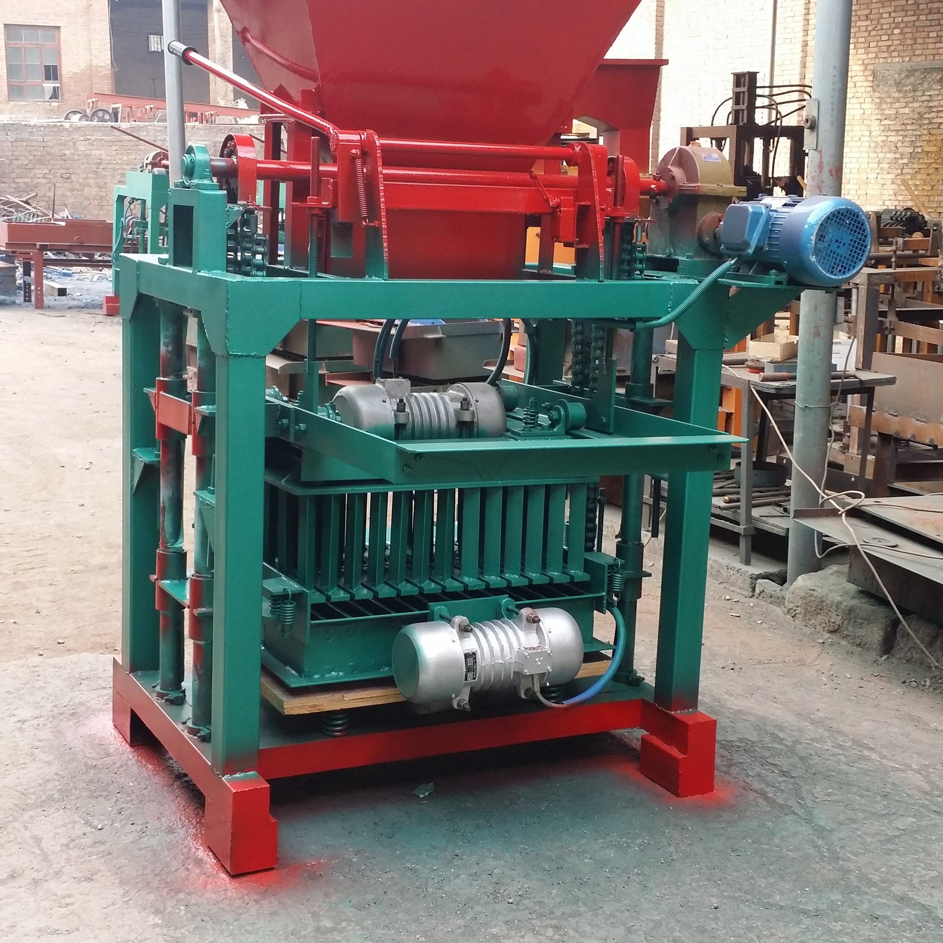 热门推荐全自动水泥免烧砖机 小型垫块免烧砖机 移动式水泥免烧机