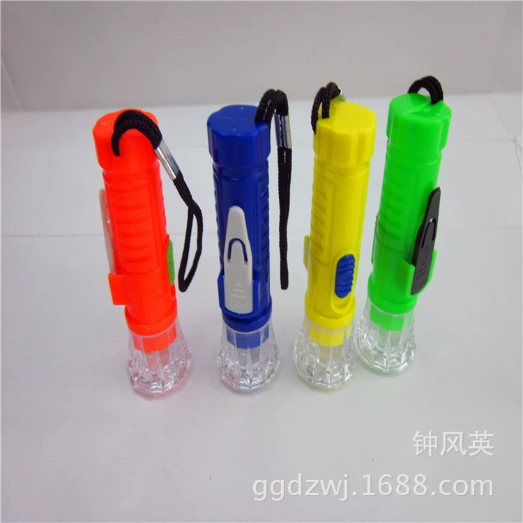 Пластиковый фонарик легко носить с собой Крюк фонарик прозрачная головка 318 фонарик оптовый подарок один юань магазин ребенка