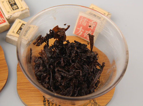 Wholesale early spring Pu'er ripe tea, ask root strong fragrance sticky rice fragrance square brick, Pu'er tea small tea brick, sticky rice fragrance tea tu. 