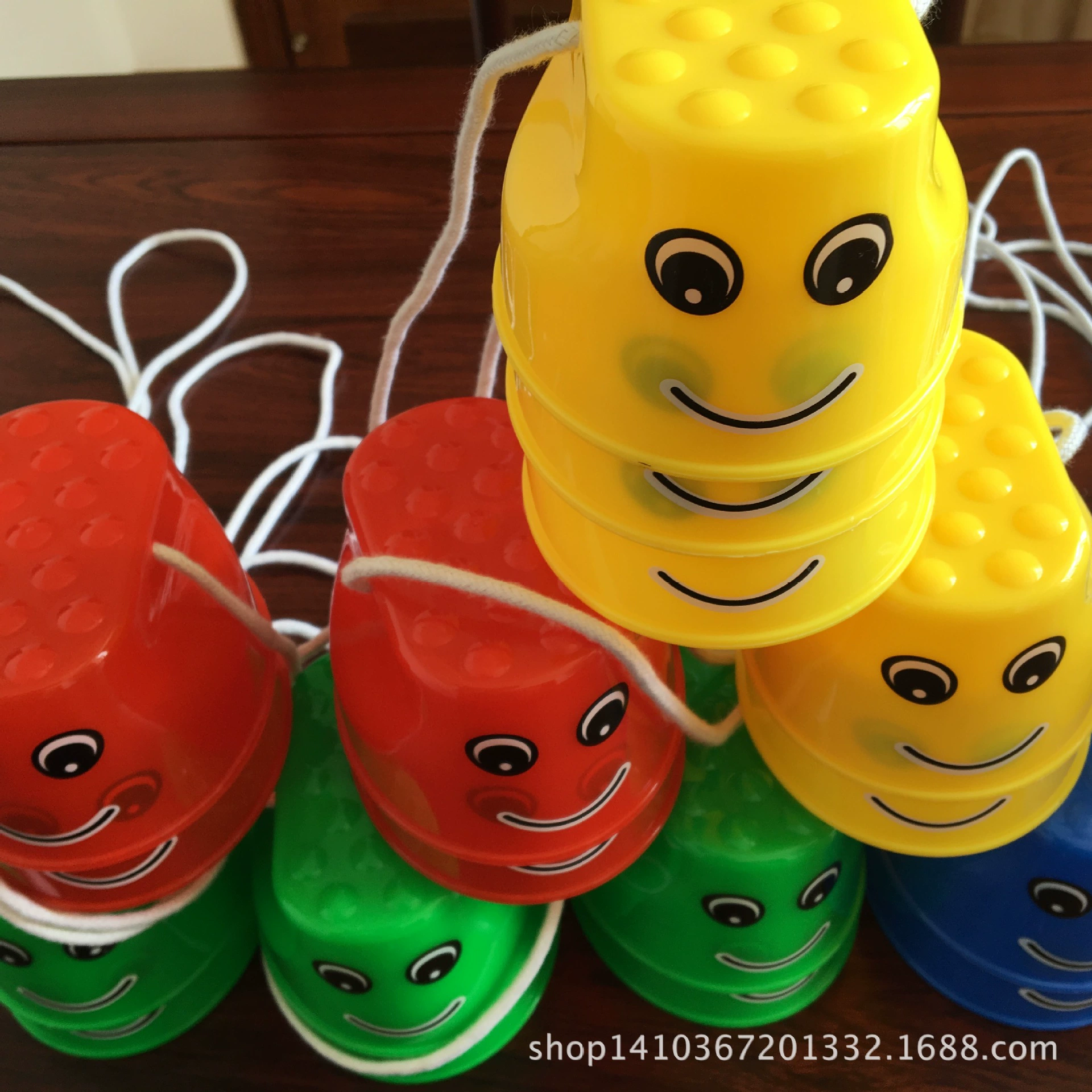 Пластиковые дети смайлик ходули детский сад баланс игрушки ходули родительские мероприятия