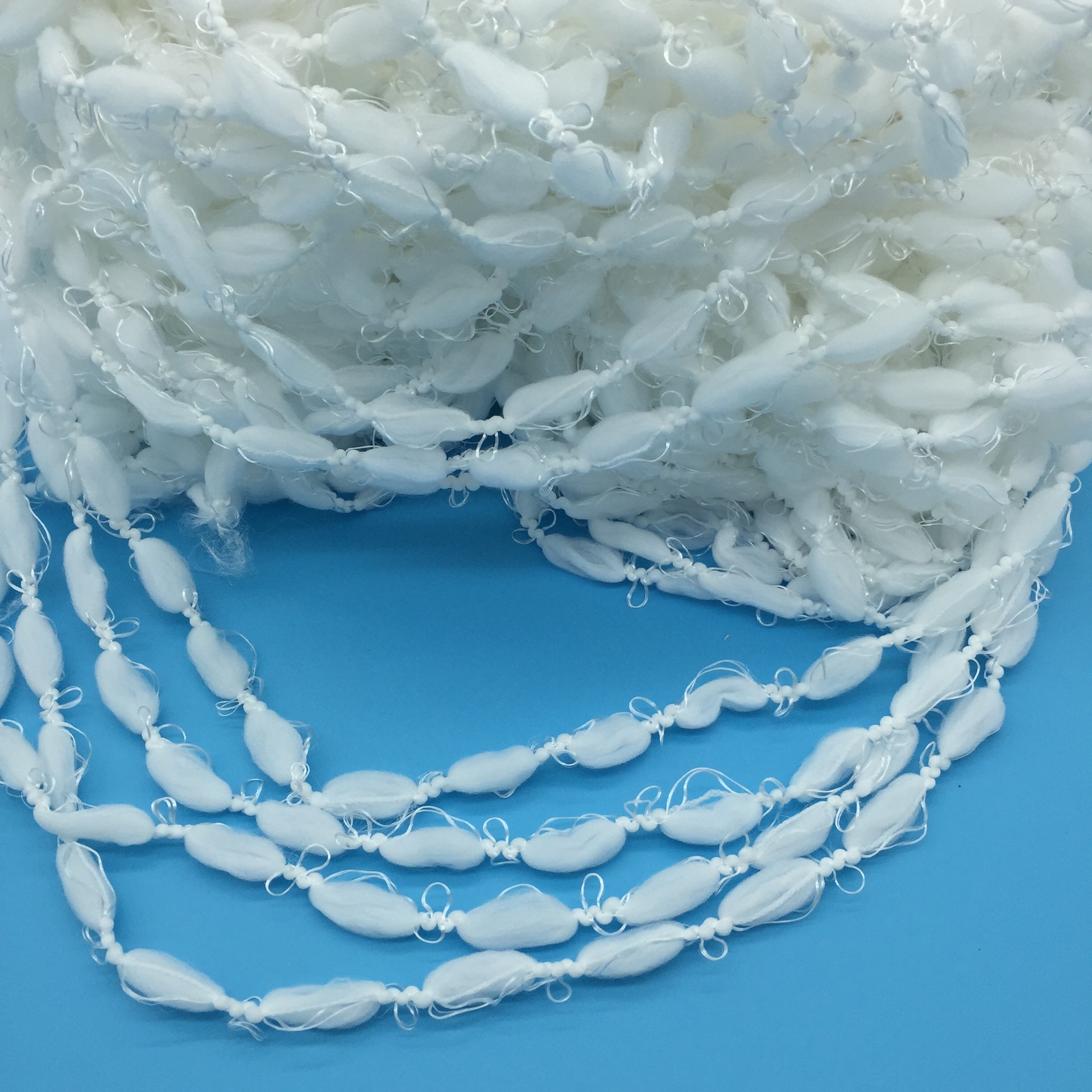 厂家直供 批发灯笼纱白色连球毛球花边箱包服装辅料1cm欢迎订购