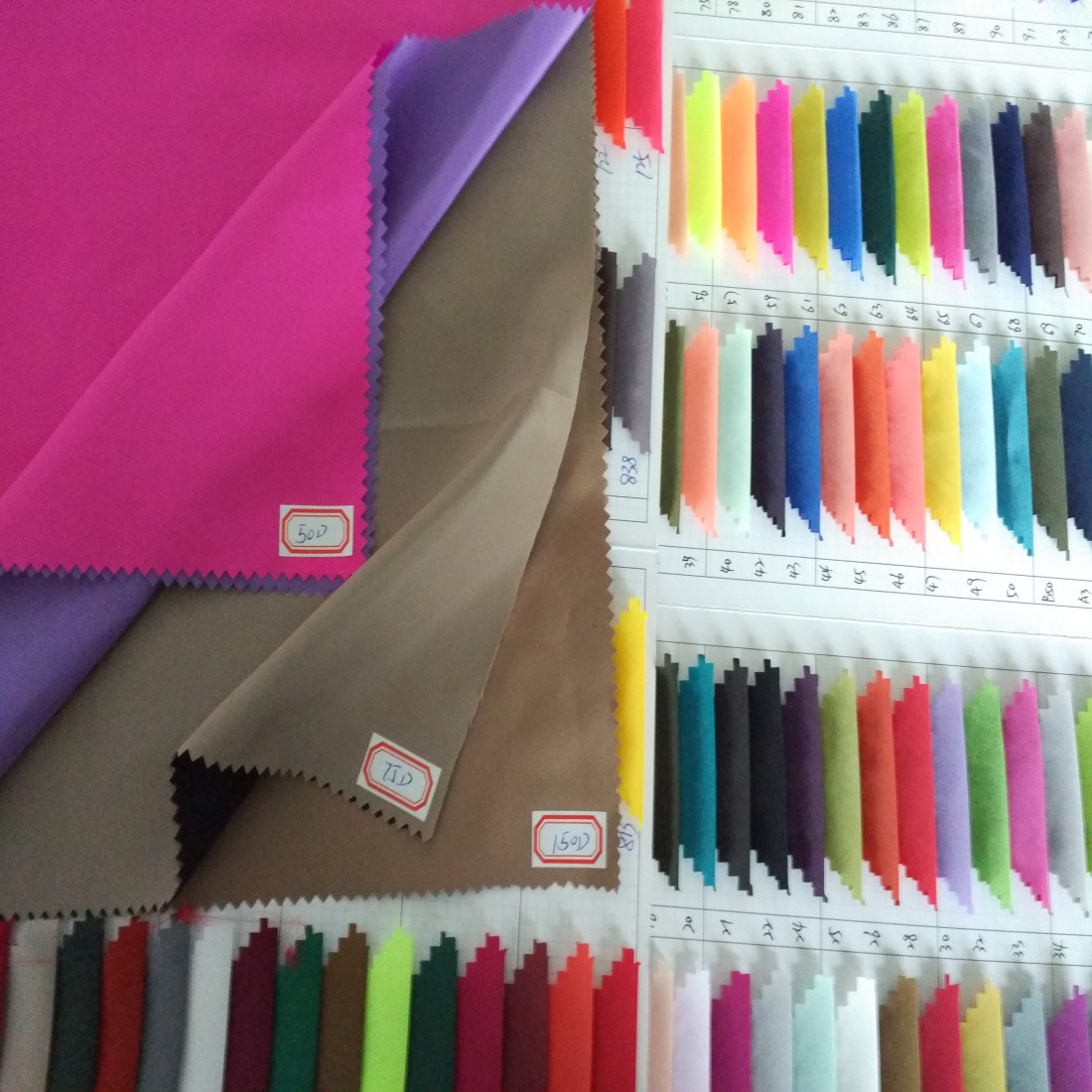 现货50D仿记忆纬粘面料 黑白防水涂层羽绒服冲锋衣棉服防绒面料