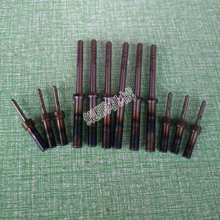 Аксессуары машины заклепки Плавая игла плавая умирает Первоначальная пробивая заклепка пунша иглы умирает аксессуары иглы плавая ядра иглы