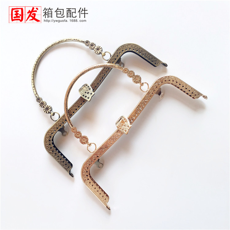 20% de descuento especial 20cm cintura cóncava en relieve hojas pequeñas tres flores de mano oro con mano oro