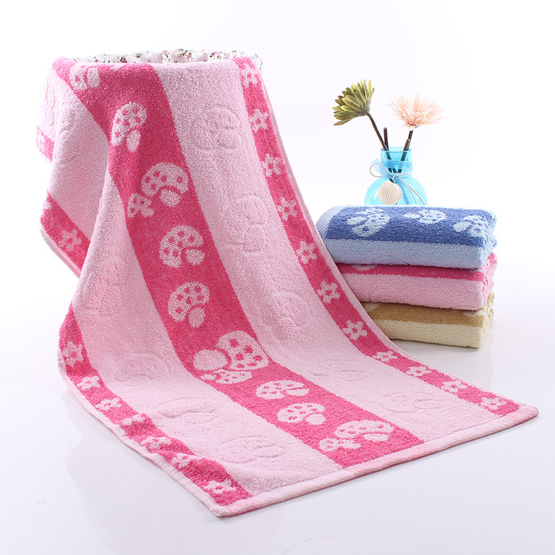 Wholesale labor insurance inventory stall supply supermarket daily necessities run Jianghu face towel mushroom cotton towel