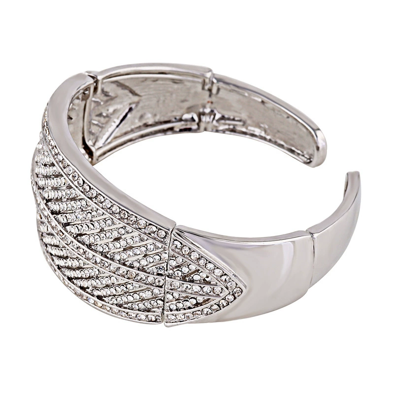 Китайский бренд Hot selling European and American fashion bracelets big brand leaf full of diamond zirconium open alloy bracelet BR-03170