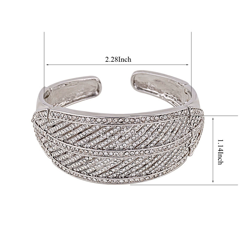 Китайский бренд Hot selling European and American fashion bracelets big brand leaf full of diamond zirconium open alloy bracelet BR-03170