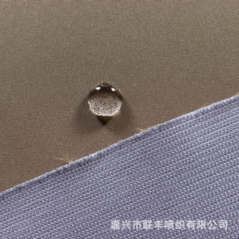 厂家300T消光春亚纺复合中透乳白膜+特里克特 三合一冲锋衣面料