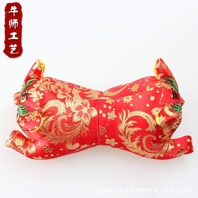 Origen Fabricante Shanxi Bordado Tela de dos cabezas Tigre Juguete Muñeca Jacquard Satin Almohada Accesorios para fotos para bebés