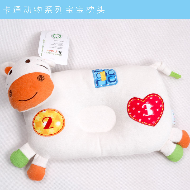 Bebé que forma la almohada forma animal linda de la historieta da la consideración al bebé supina y al lado que miente la Fábrica de la almohada al por mayor