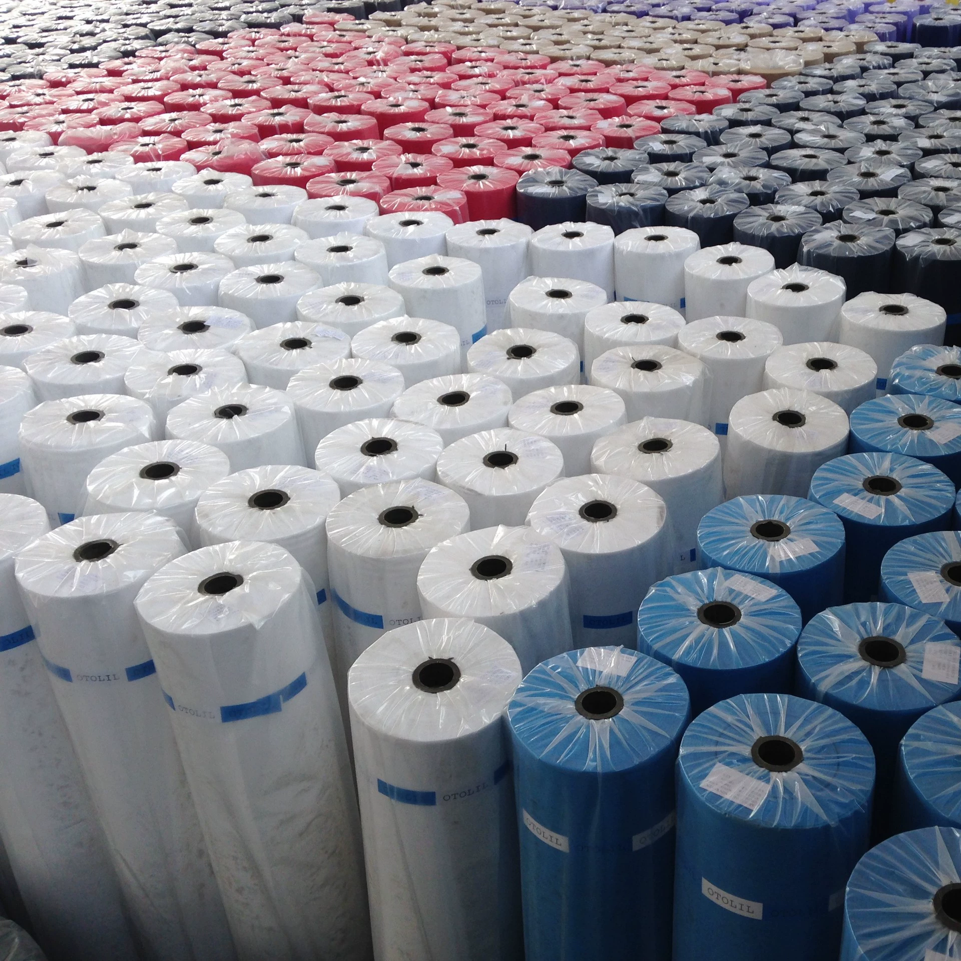 Фабрика дешевая поставка полотенец окантовка полипропиленовая нетканая ткань 28 г 30 г различных цветов для поддержки заказа