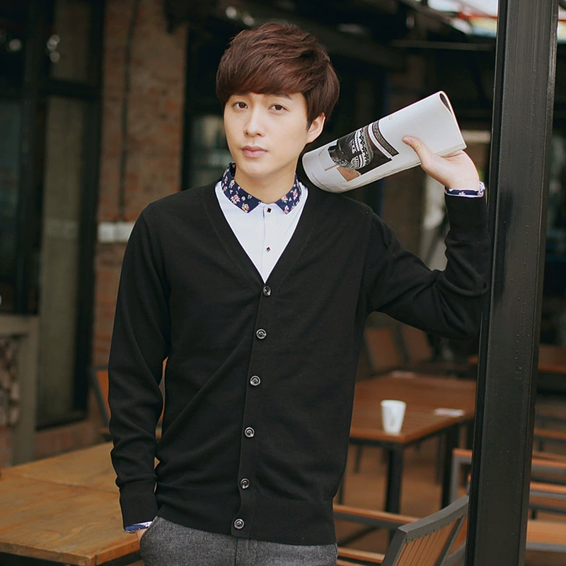 Весенне-осенний новый вязаный свитер, мужской кардиган, тонкий свитер, однотонная хлопковая вязаная куртка для молодых мужчин с V-образным вырезом