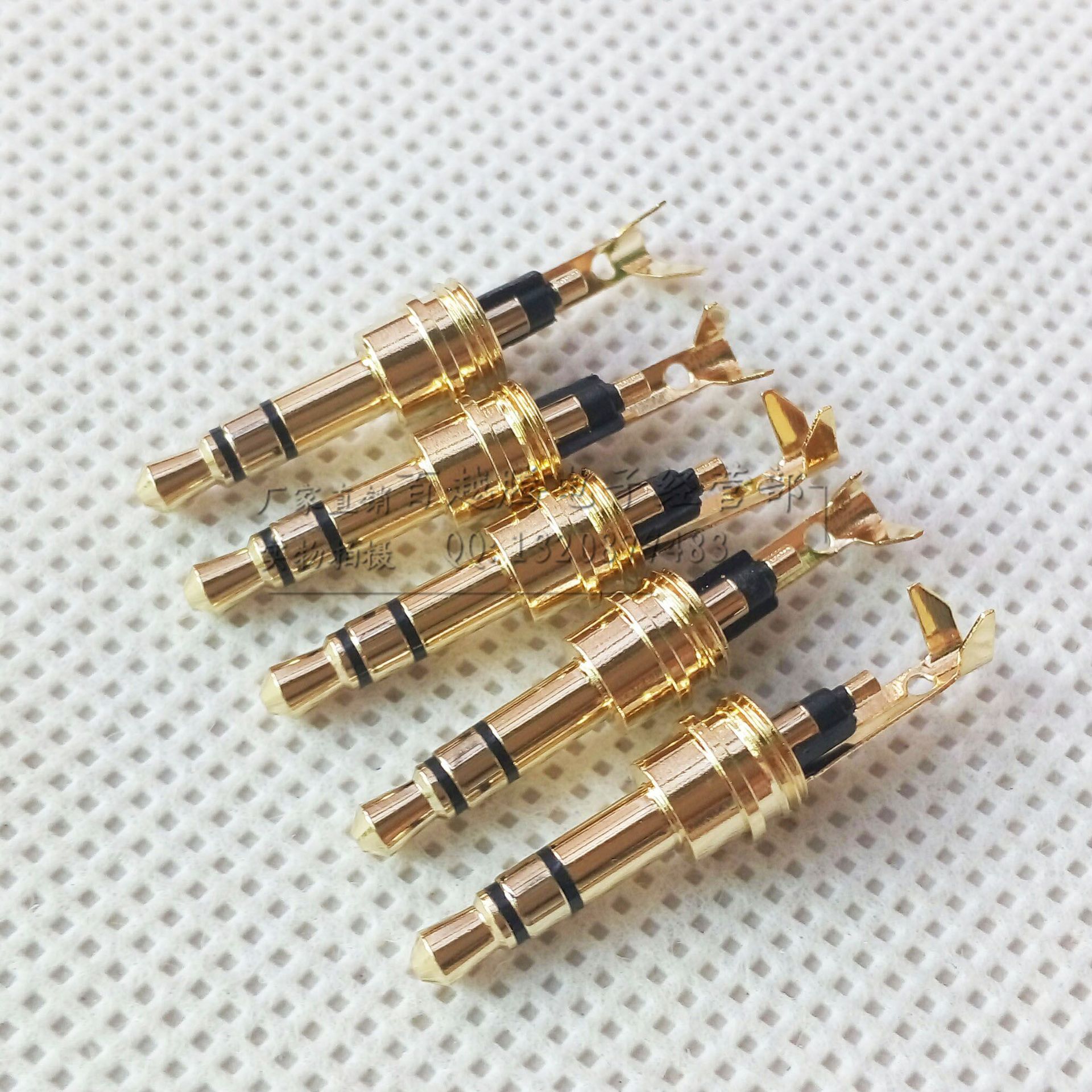 镀金3.5立体带线夹插头  M6.8X0.75后螺纹3.5立体镀金耳机插头