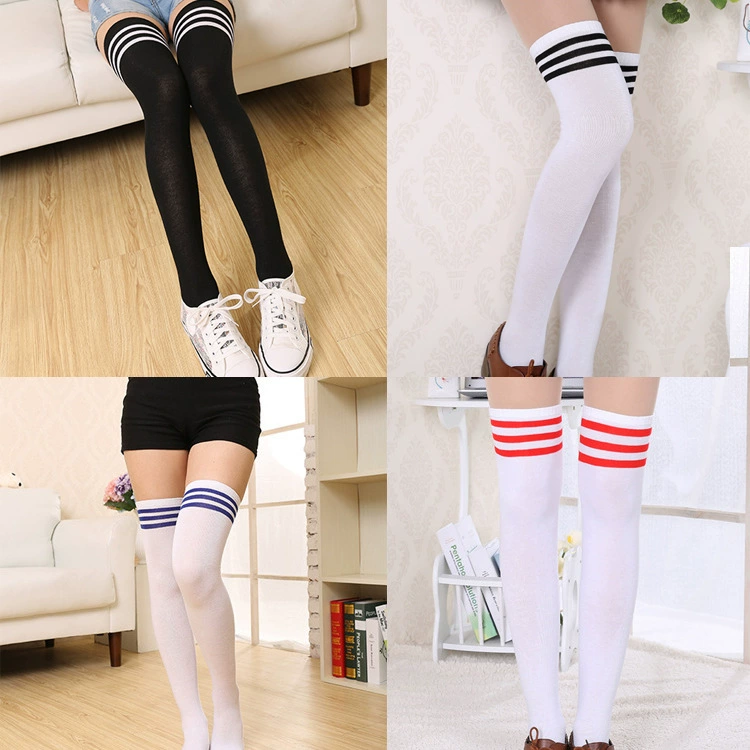Оптовые японские взрывы хлопка девушки высокой трубки Длинные Простые носки три студентов бар носки колена