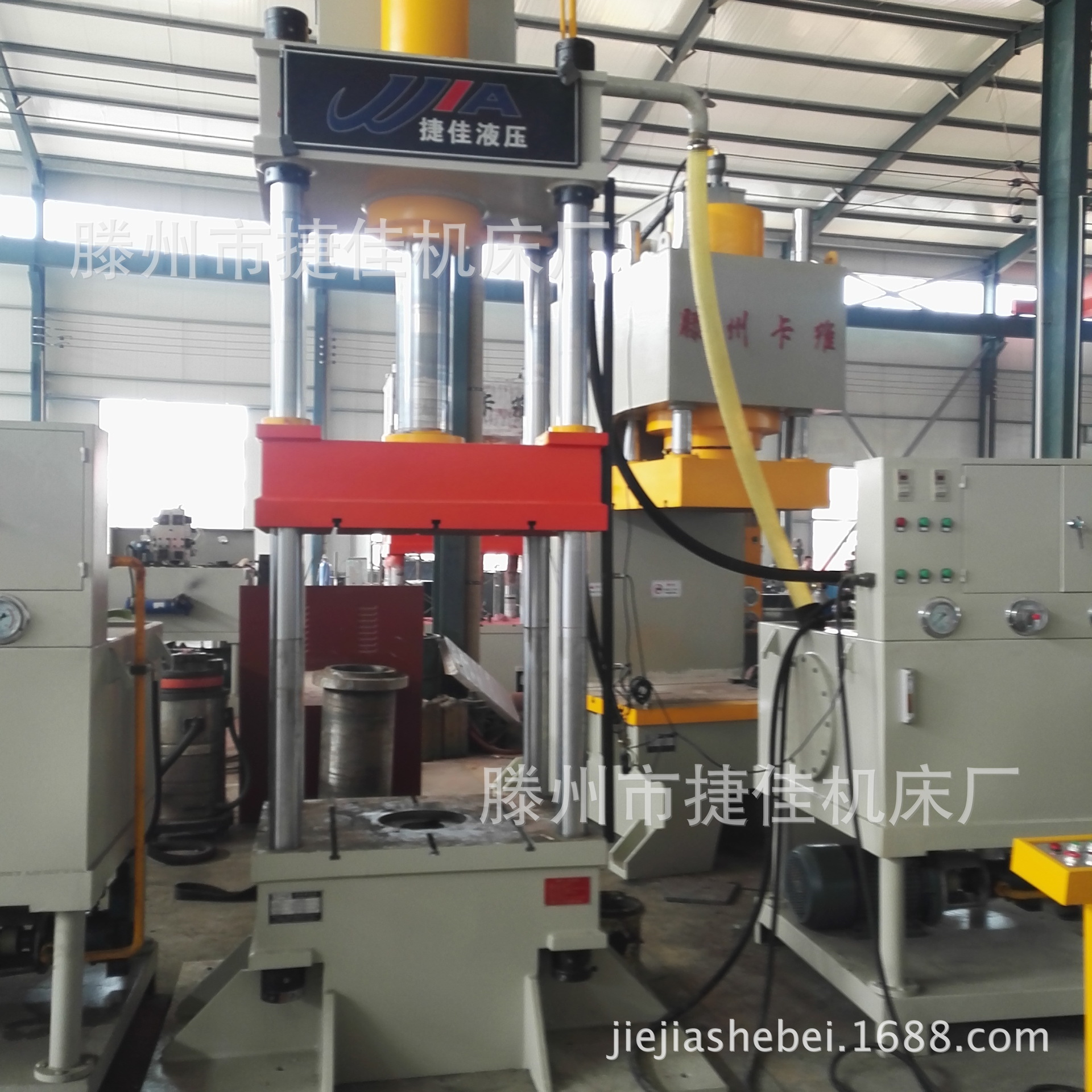 托辊轴生产精密四柱压力机 200吨四柱液压机  160吨四柱热压压力