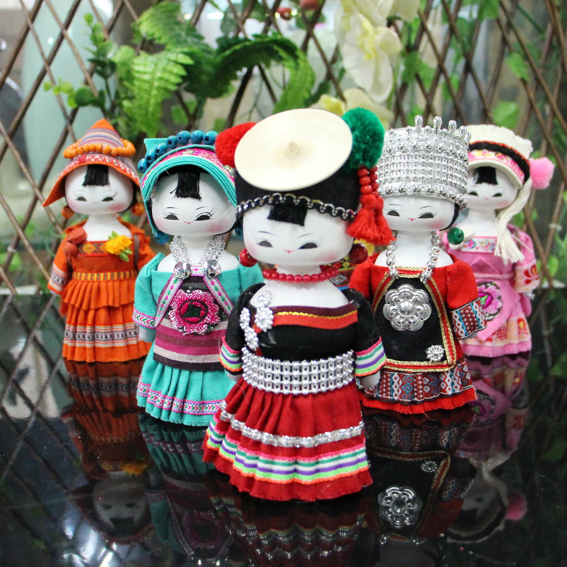 中国56个民族娃娃手工拼布木偶云南少数民族人偶摆件工艺品直销