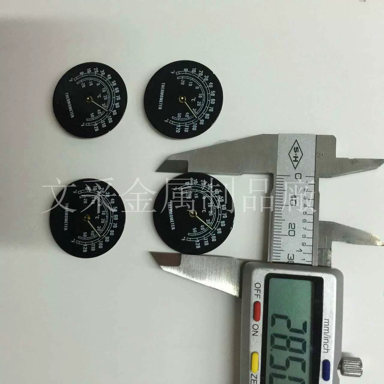 厂家供应指针式 迷你 嵌入式温湿度计商用干湿智能精准便携测温