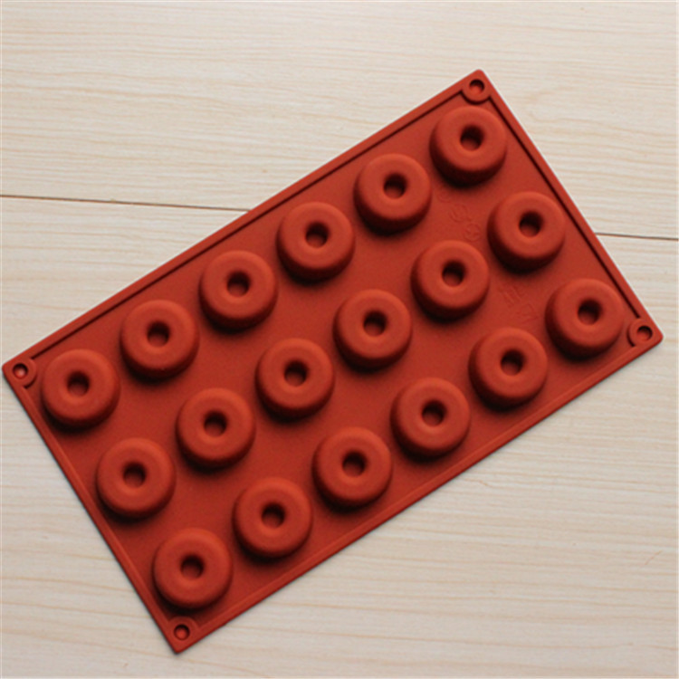 现货厂家供应硅胶蛋糕模18连 圆形 甜甜圈巧克力模饼干模手工皂模