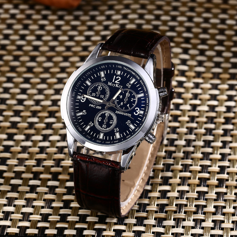 Reloj clásico de cristal de luz azul popular reloj de los hombres de moda de gama alta reloj de la correa del dial del tres-ojo en la acción al por mayor