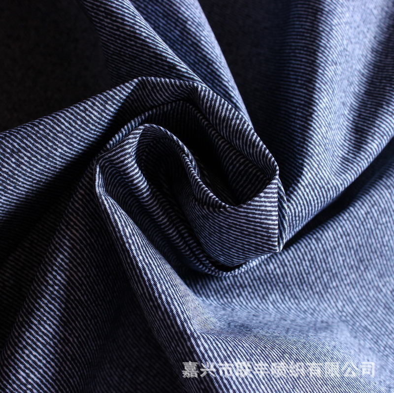 228T涤纶塔丝隆蓝色印花+TPU乳白膜 功能性面料防水防风冲锋衣料