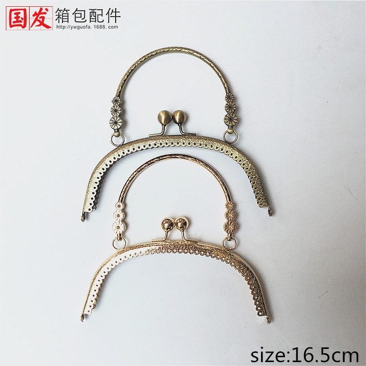 Inventario: 16.5CM encaje en relieve de arco tres flores mano mano de oro mano de mano