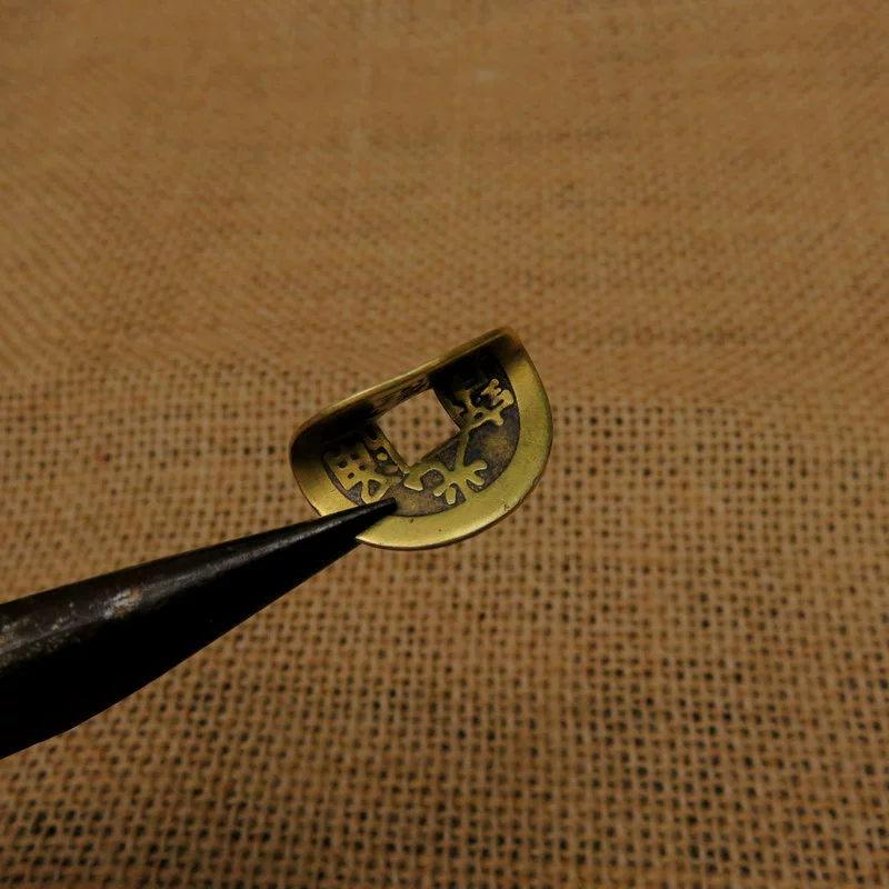 antique copper coins, metal accessories, 2.4cm