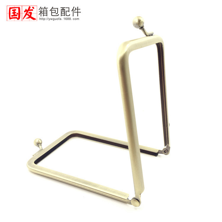 7.5CM * 11cm máquina cuadrada perforada sin orificio cartera de oro hardware que sin orificio de tornillo