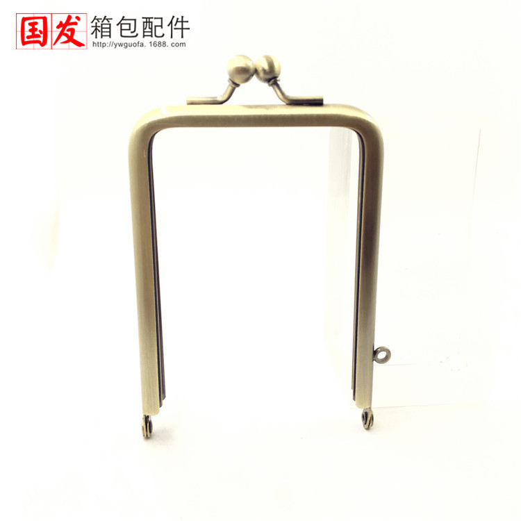 7.5CM * 11cm máquina cuadrada perforada sin orificio cartera de oro hardware que sin orificio de tornillo