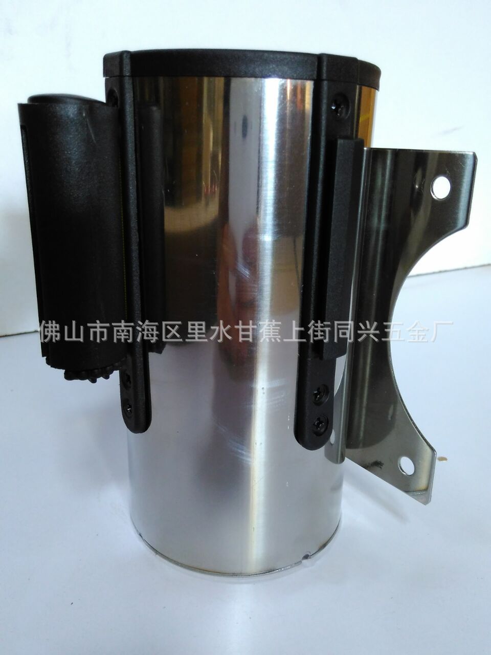 壁挂式一米线护栏杆 不锈钢银行排队围栏地铁防护线隔离带伸缩带