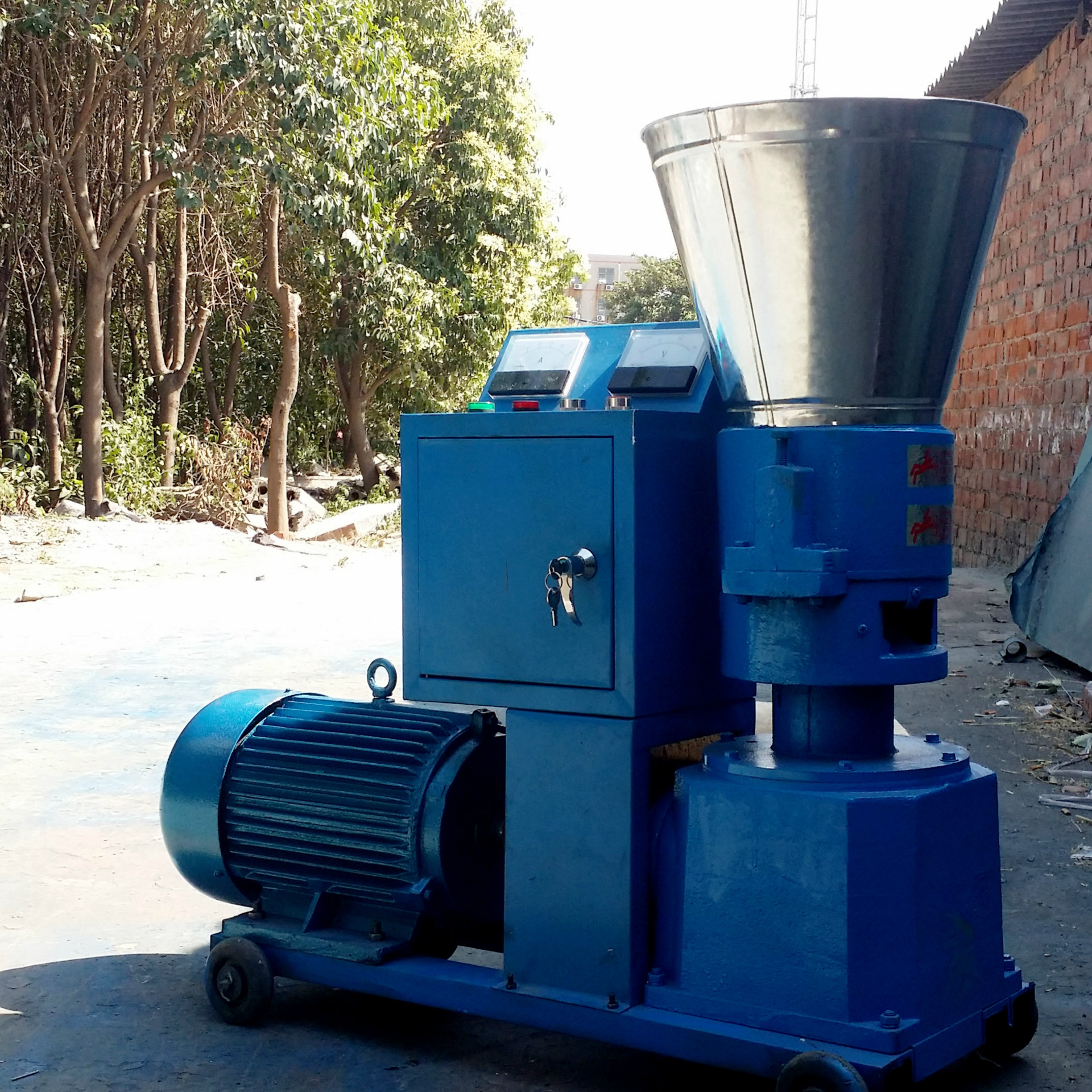 小型125型羊饲料颗粒机 家禽家蓄类平模饲料颗粒机 饲料颗粒机