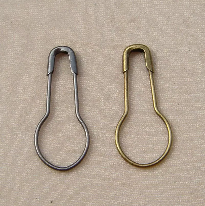 Готовые поставки от производителя: бирки для одежды, специальные медные булавки в форме тыквы бренда Canary, булавки в форме тыквы, булавки с пряжкой в форме груши.