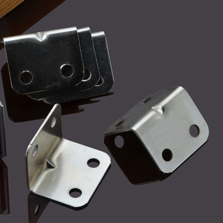 En stock Código de ángulo de conexión de ángulo recto de acero inoxidable de 4 orificios Código de ángulo fijo de acero inoxidable E-3520 de código de ángulo de 90 grados de acero inoxidable