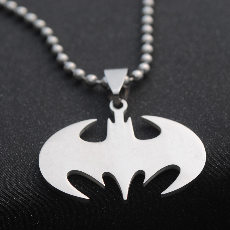 Korean style European and American jewelry cosplay necklace titanium steel pendant Batman stainless steel necklace men and women fashion accessories Korean style European and American jewelry cosplay necklace titanium steel pendant Batman stainless steel necklace men and women fashion accessories