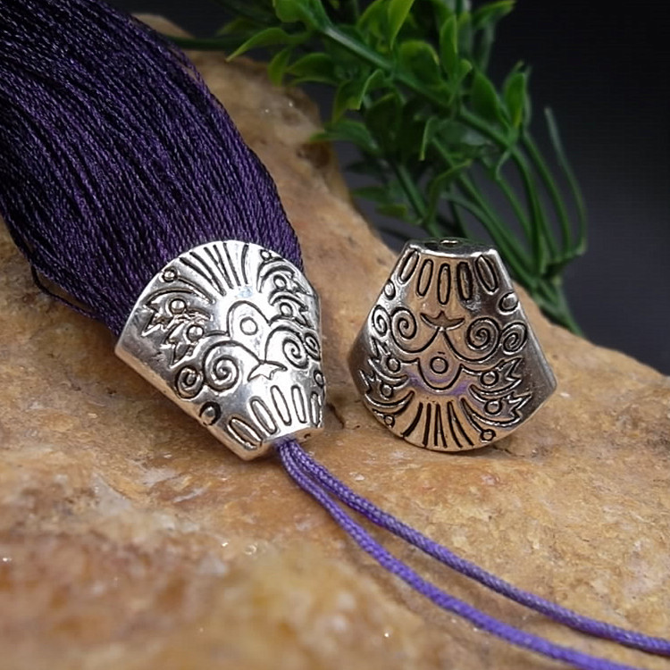 Accessories with tassels