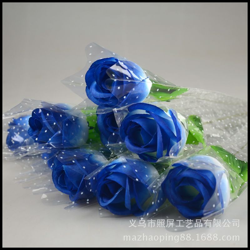 Yiwu pantalla simulación seda flor sola rama Día de San Valentín Scan código regalo con embalaje Rosa sola rosa Flor de regalo