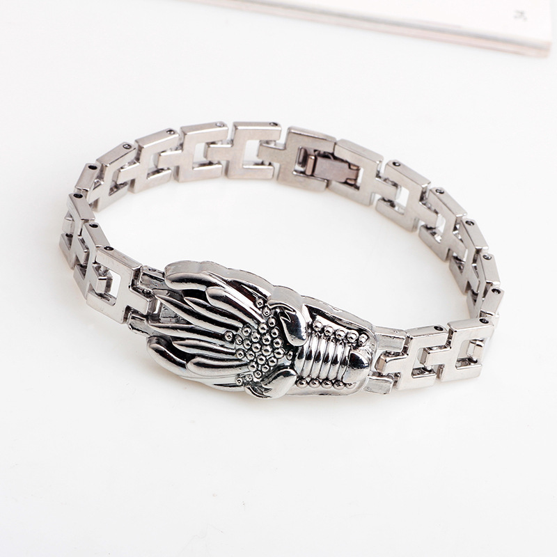 Retro fashionable steel watch strap