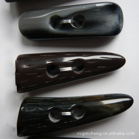 树脂仿真牛角扣 两孔大衣外套呢子时装扣子棉衣皮草裘皮牛角纽扣