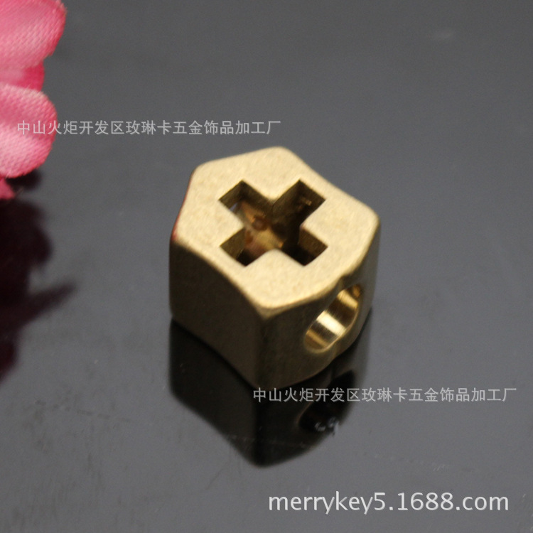 十字形孔军刀刀坠 铜伞绳DIY刀坠黄铜瑞士军刀刀坠维氏军刀坠磨砂