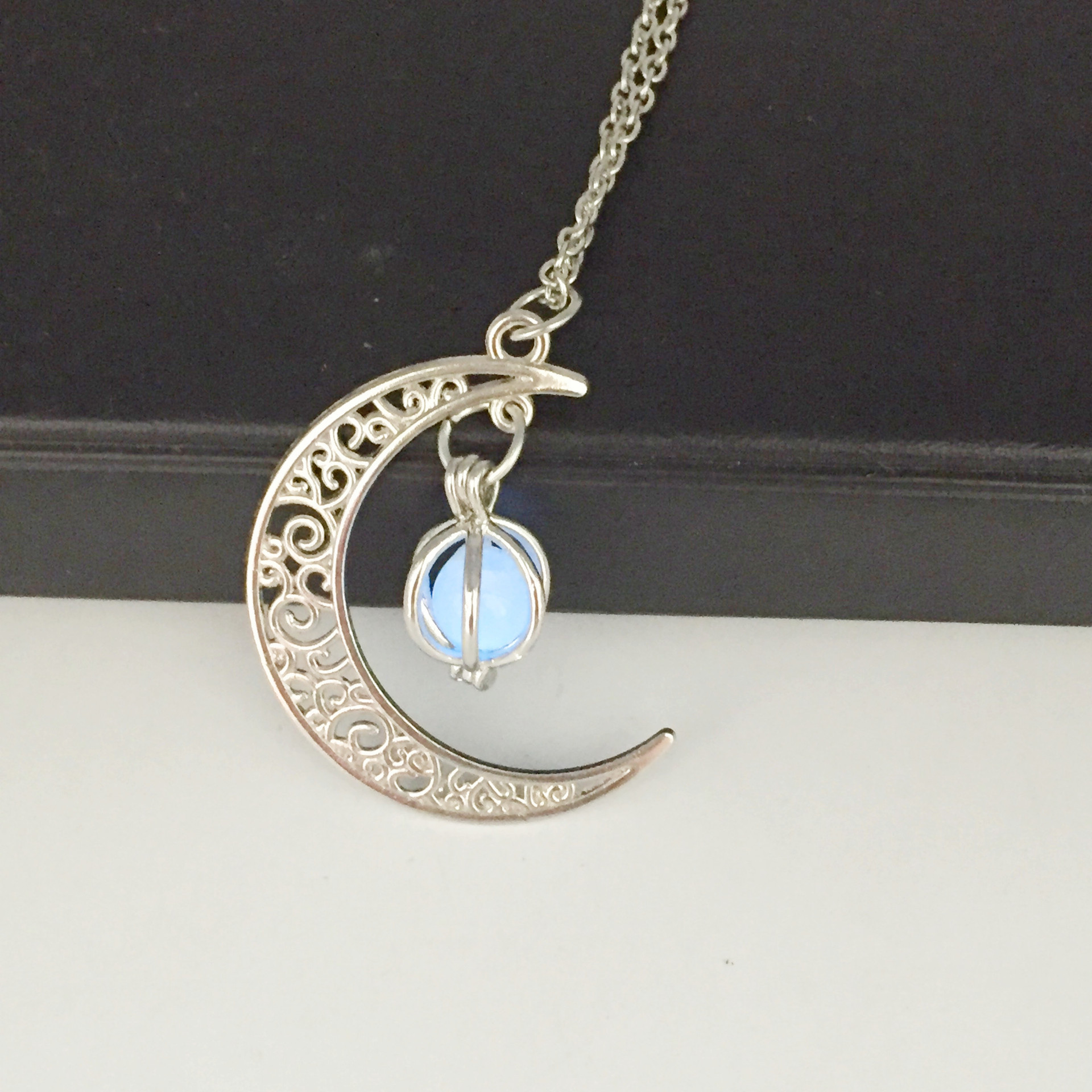 4色夜光珠月亮南瓜吊坠 发光石夜光项链 圣诞节万圣节礼品男女