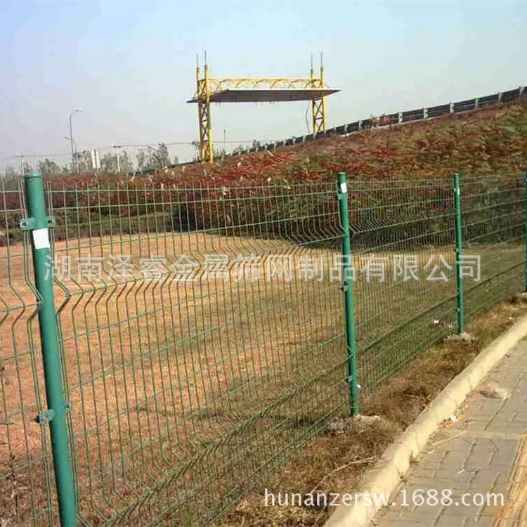 双边丝护栏网高速公路护栏网圈地养殖网果园隔离栅栏铁丝网围栏