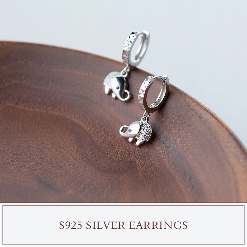 S925 pendientes de plata para mujeres coreanas de la serie de diamantes dulces pequeños pernos de orejas de elefante pendientes cortos joyas de orejas E2737