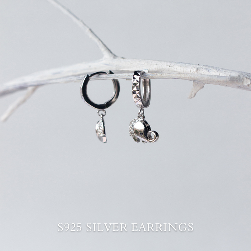 S925 pendientes de plata para mujeres coreanas de la serie de diamantes dulces pequeños pernos de orejas de elefante pendientes cortos joyas de orejas E2737