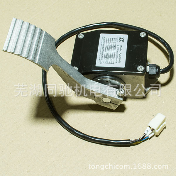 霍尔式加速器 脚踏式（踏板式）0-5V 非接触式防水电子加速器