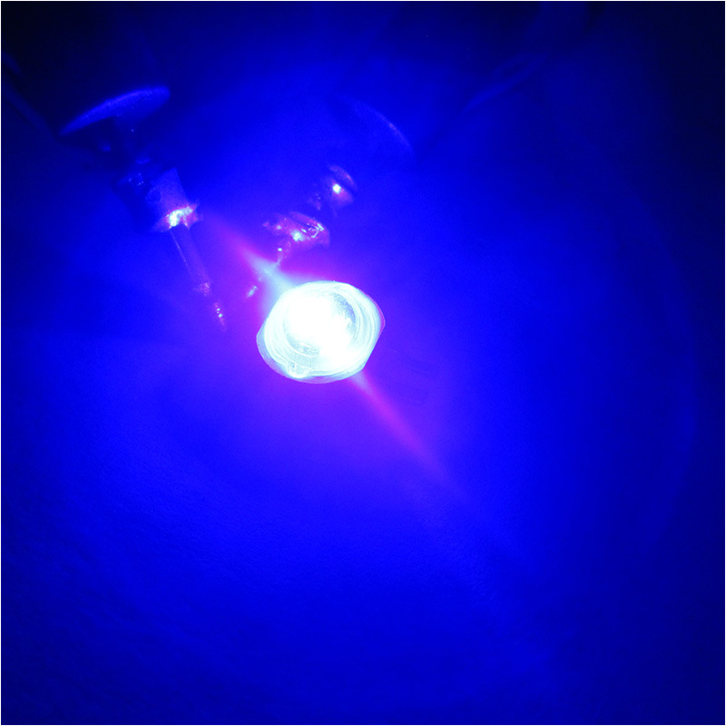 ����9W������RGB�Ľ���ɫ���������ledоƬ����һ�߲�LED