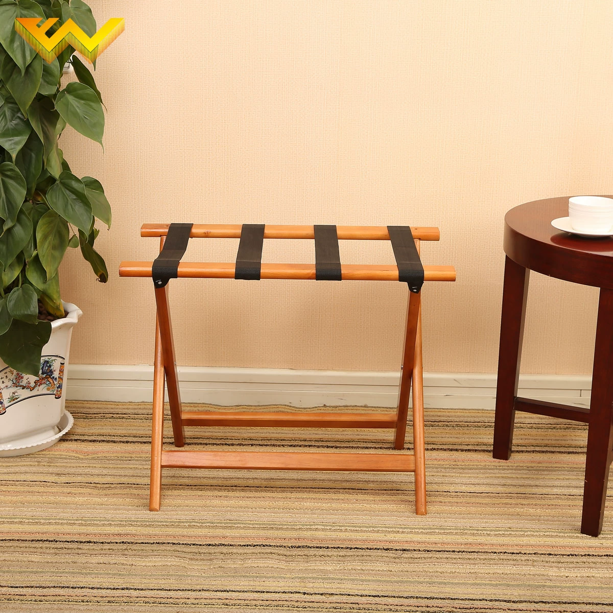 Геро́м solid wood luggage rack?