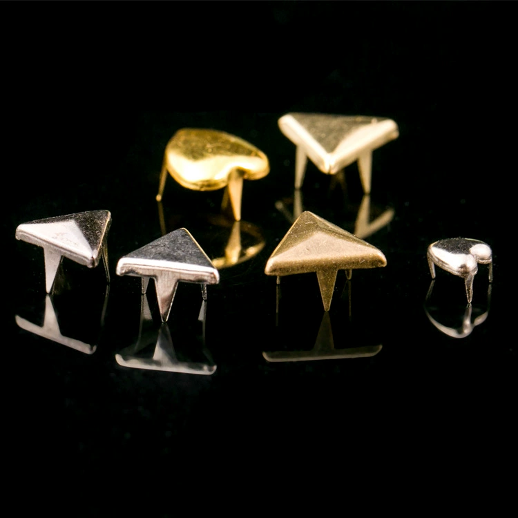 В наличии DIY меди в форме сердца коготь ногтей Треугольник коготь ногтей сумки обувь и головные уборы одежда оборудование аксессуары производителей оптом