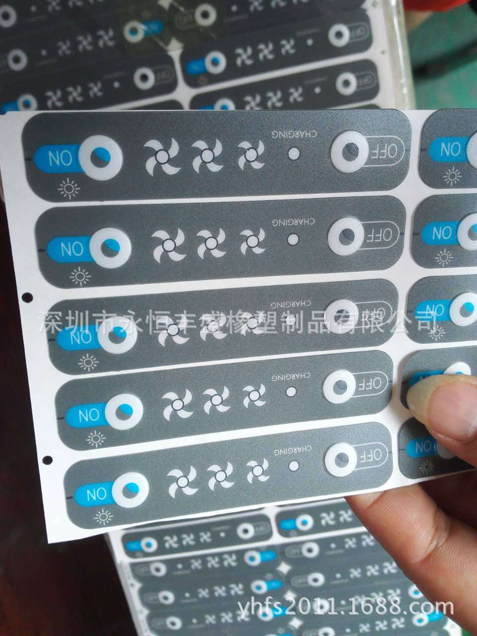 厂家低价迷你风扇标签 PVC风扇鼓包按键面贴 LOGO水晶滴胶