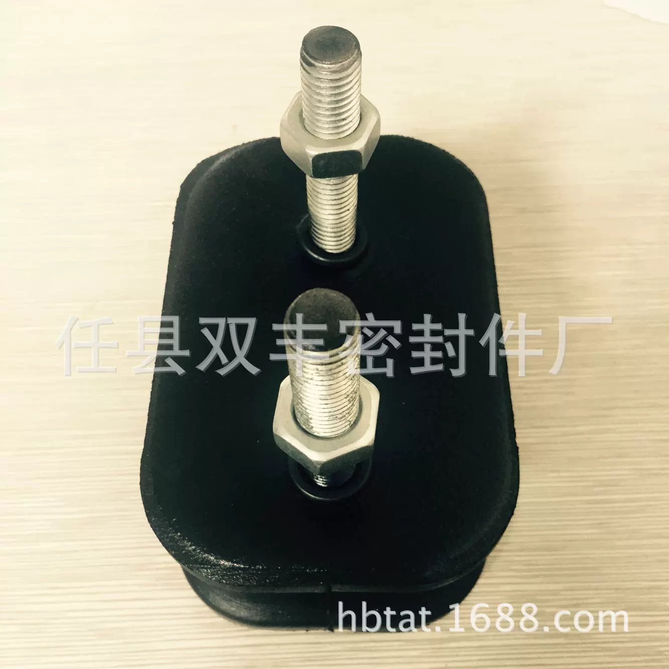 厂家销售欧系重卡 发动机机脚垫OE;1607468-3.质量保证量大优惠