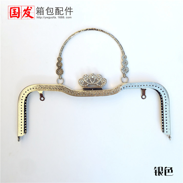 40% de descuento: 26.5cm cuadrado relieve con diamantes corona de tres flores de oro plateado oro ligero